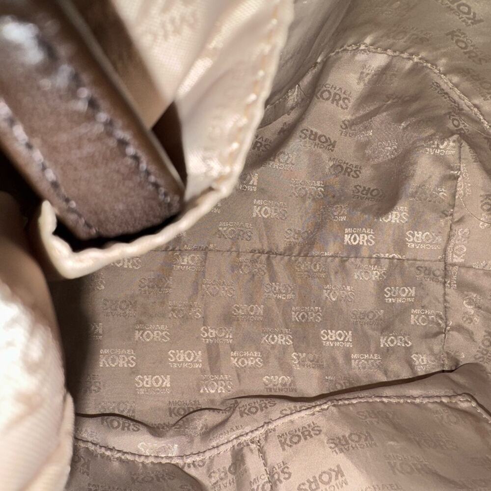 MICHAEL KORS Big Valley Large NS Tote Bag - Picture 7 of 10